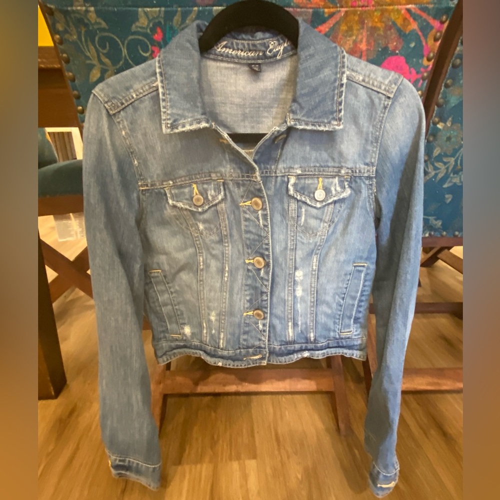 American Eagle Cropped Jean Jacket Size M